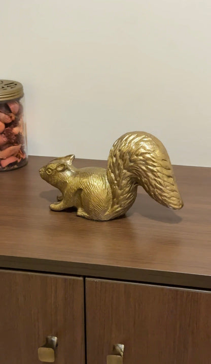 Cast Aluminium Sitting Squirrel